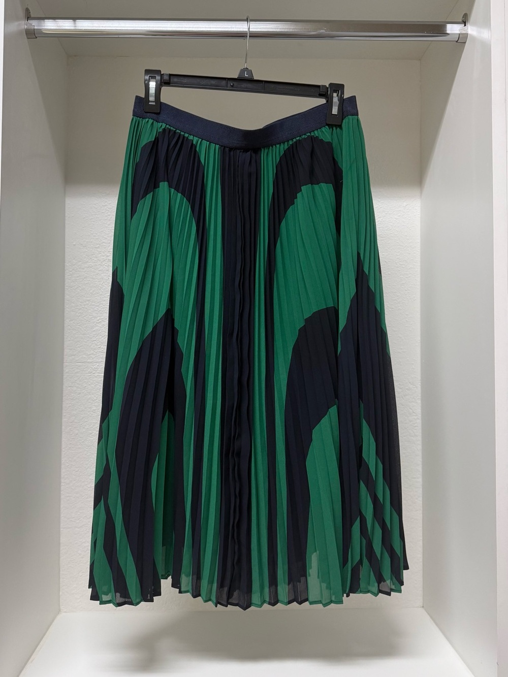 Ann Taylor Navy and Green Pleated Midi Skirt - Picture 3 of 3